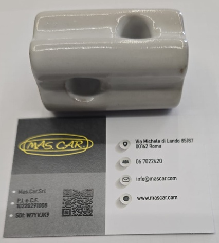 ISOLATORE IN CERAMICA