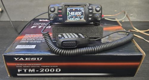 YAESU FTM-200DE